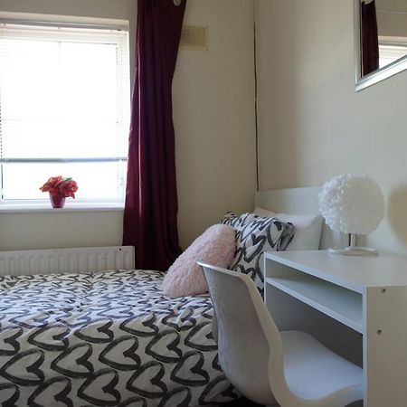 Females Only - Private Bedrooms In Dublin Lucan Εξωτερικό φωτογραφία