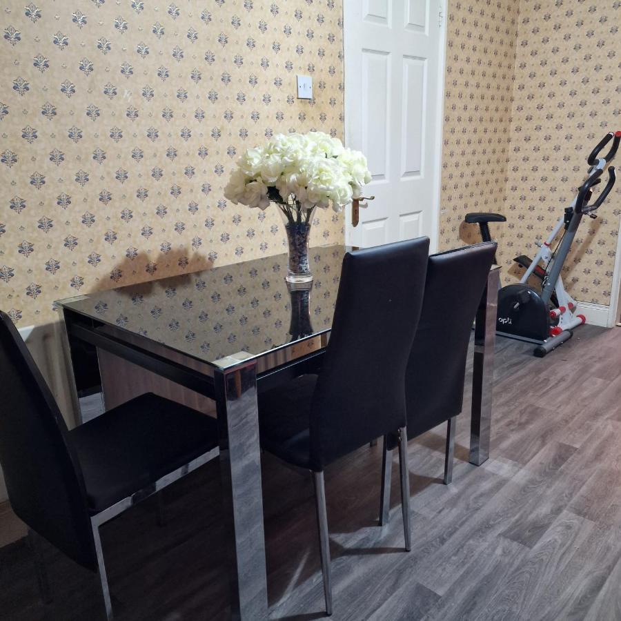 Females Only - Private Bedrooms In Dublin Lucan Εξωτερικό φωτογραφία