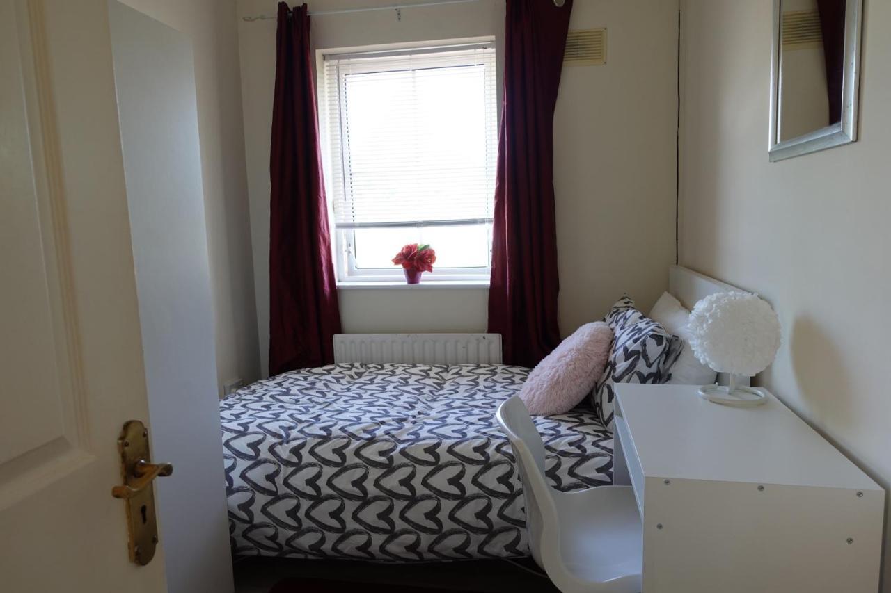 Females Only - Private Bedrooms In Dublin Lucan Εξωτερικό φωτογραφία